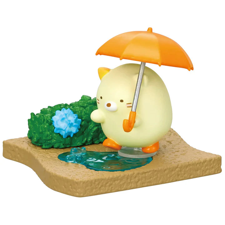 Sumikko Gurashi Walking on a Rainy Day figure
