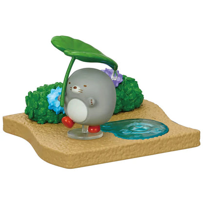 Sumikko Gurashi Walking on a Rainy Day figure