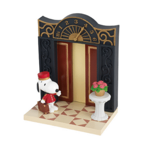 Snoopy Door Story figure